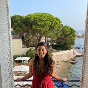 Meet your Posher, Nicole